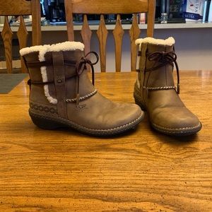 UGG Cove Toast Boots